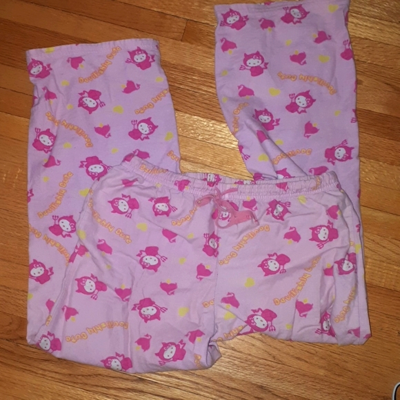 Hello Kitty "Devilishly Cute" Pajama Set - Picture 4 of 5